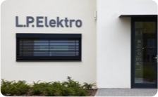 Vchod do budovy L.P. Elektro